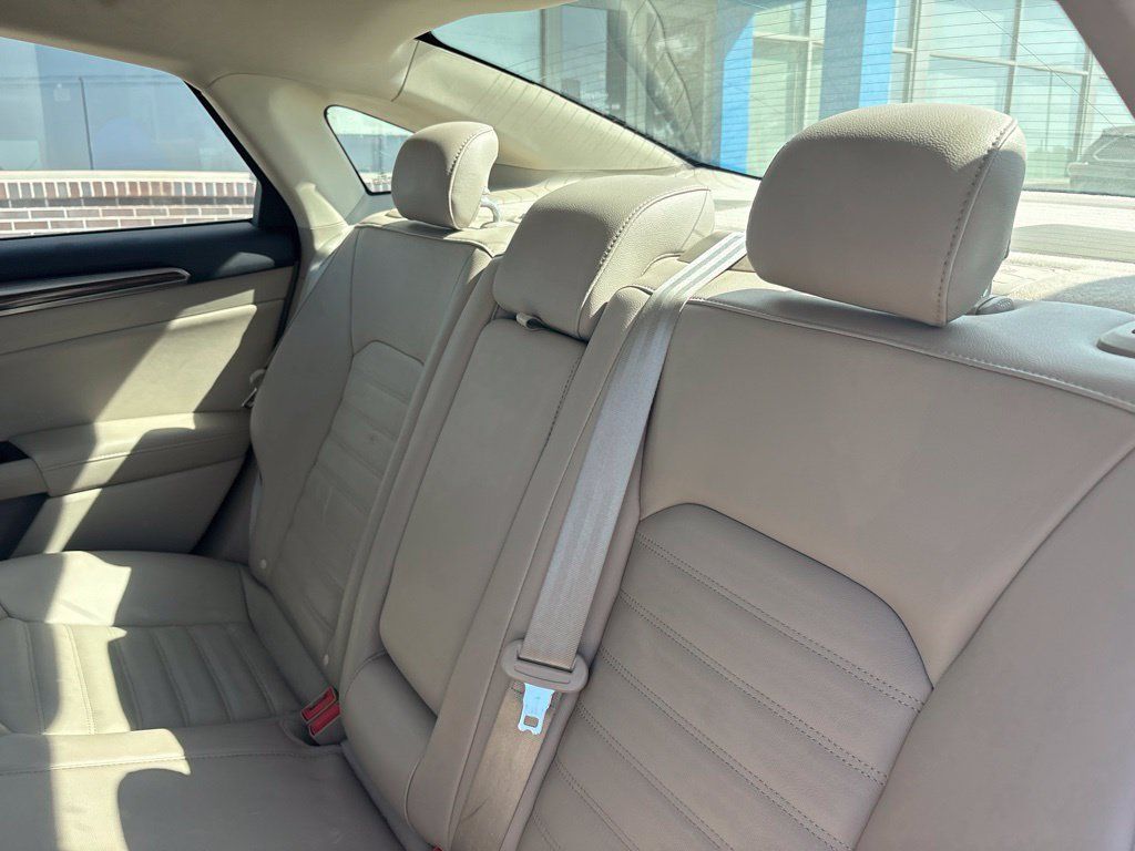 Used 2017 Ford Fusion SE w/ Fusion SE Technology Package FWD image 37