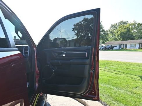 Used 2025 RAM 1500 Laramie w/ Sport Appearance Package AWD/4WD image 18