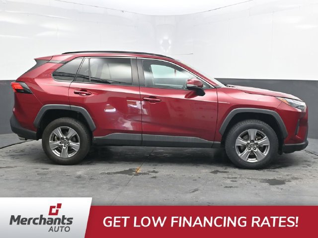 Used 2022 Toyota RAV4 XLE FWD image 9