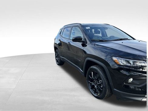 New 2026 Jeep Compass Latitude image 8
