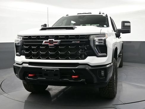 Used 2024 Chevrolet Silverado 2500 ZR2 w/ Technology Package AWD/4WD image 8