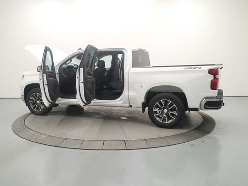 Used 2023 Chevrolet Silverado 1500 LT AWD/4WD image 14