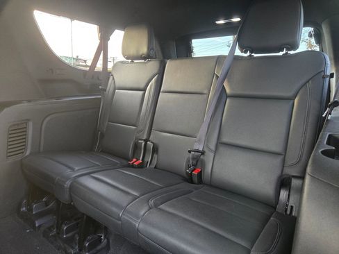 Used 2024 Chevrolet Suburban LT image 12