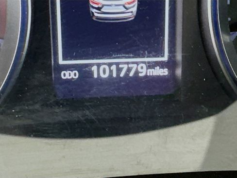 Used 2017 Toyota Highlander Limited image 19