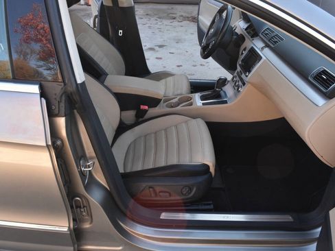 Used 2013 Volkswagen CC Sport image 38