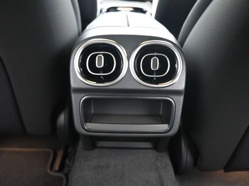 New 2025 Mercedes-Benz C 300 Sedan image 25