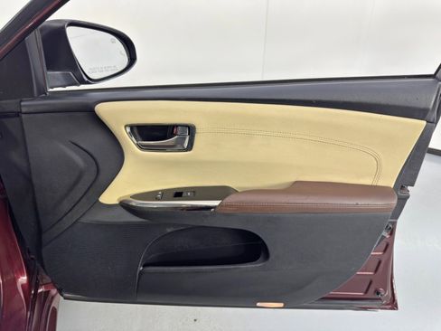 Used 2018 Toyota Avalon XLE Premium image 45