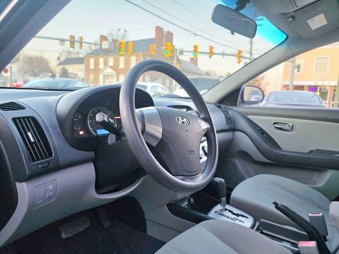 Used 2010 Hyundai Elantra GLS FWD image 10