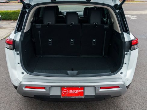 New 2025 Nissan Pathfinder SL image 8
