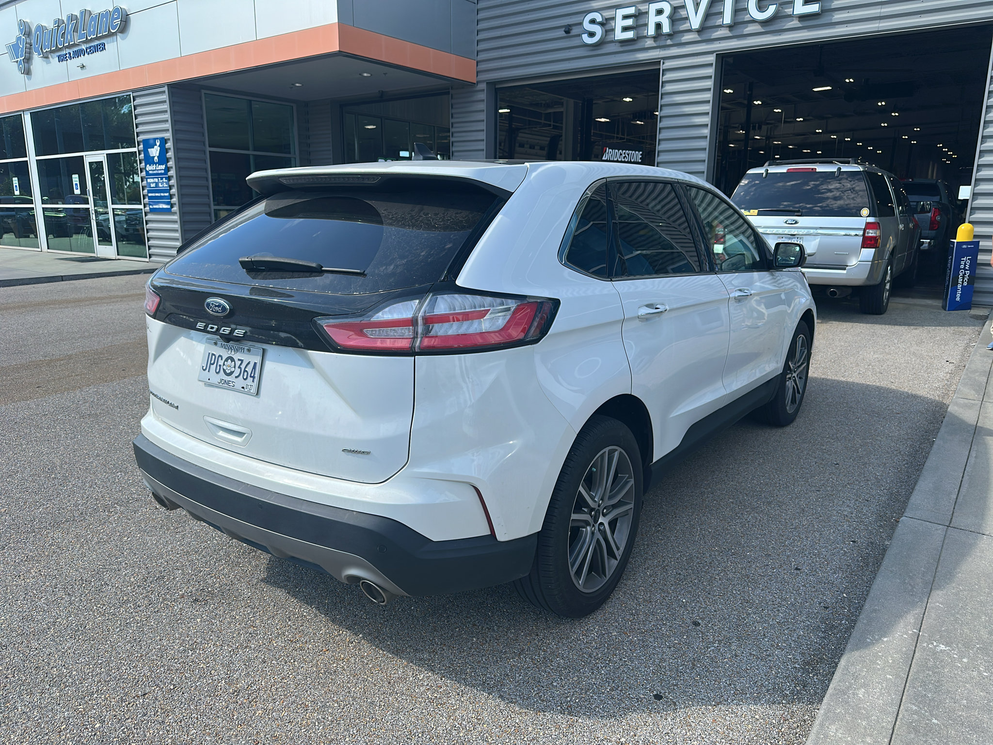 Used 2024 Ford Edge Titanium AWD/4WD image 4