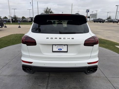 Used 2018 Porsche Cayenne S image 5