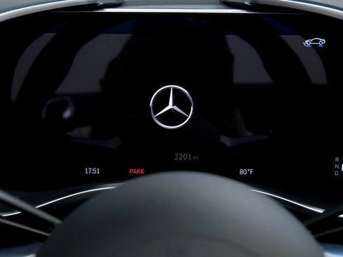 Used 2025 Mercedes-Benz SL 63 AMG S e Performance 4MATIC image 22