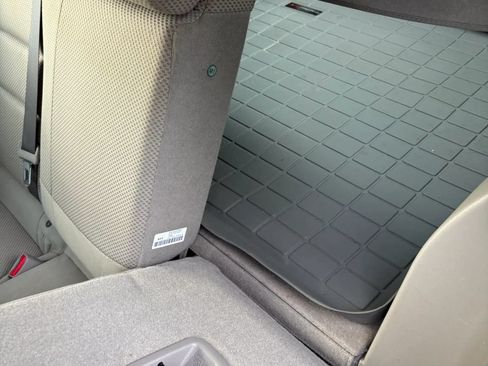 Used 2010 Honda Insight EX image 28