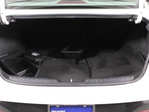 Certified 2025 Hyundai Elantra Sport FWD image 18
