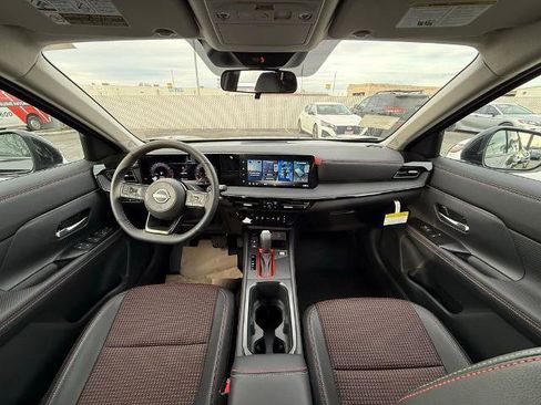 New 2026 Nissan Kicks SR image 14