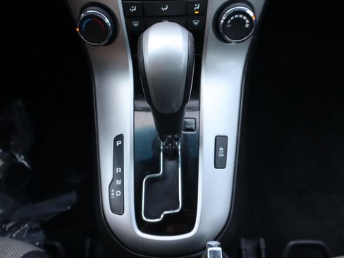 Used 2016 Chevrolet Cruze LS FWD image 34
