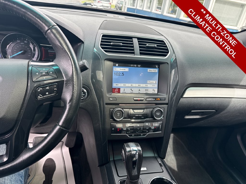 Used 2018 Ford Explorer XLT w/ Equipment Group 202A AWD/4WD image 21