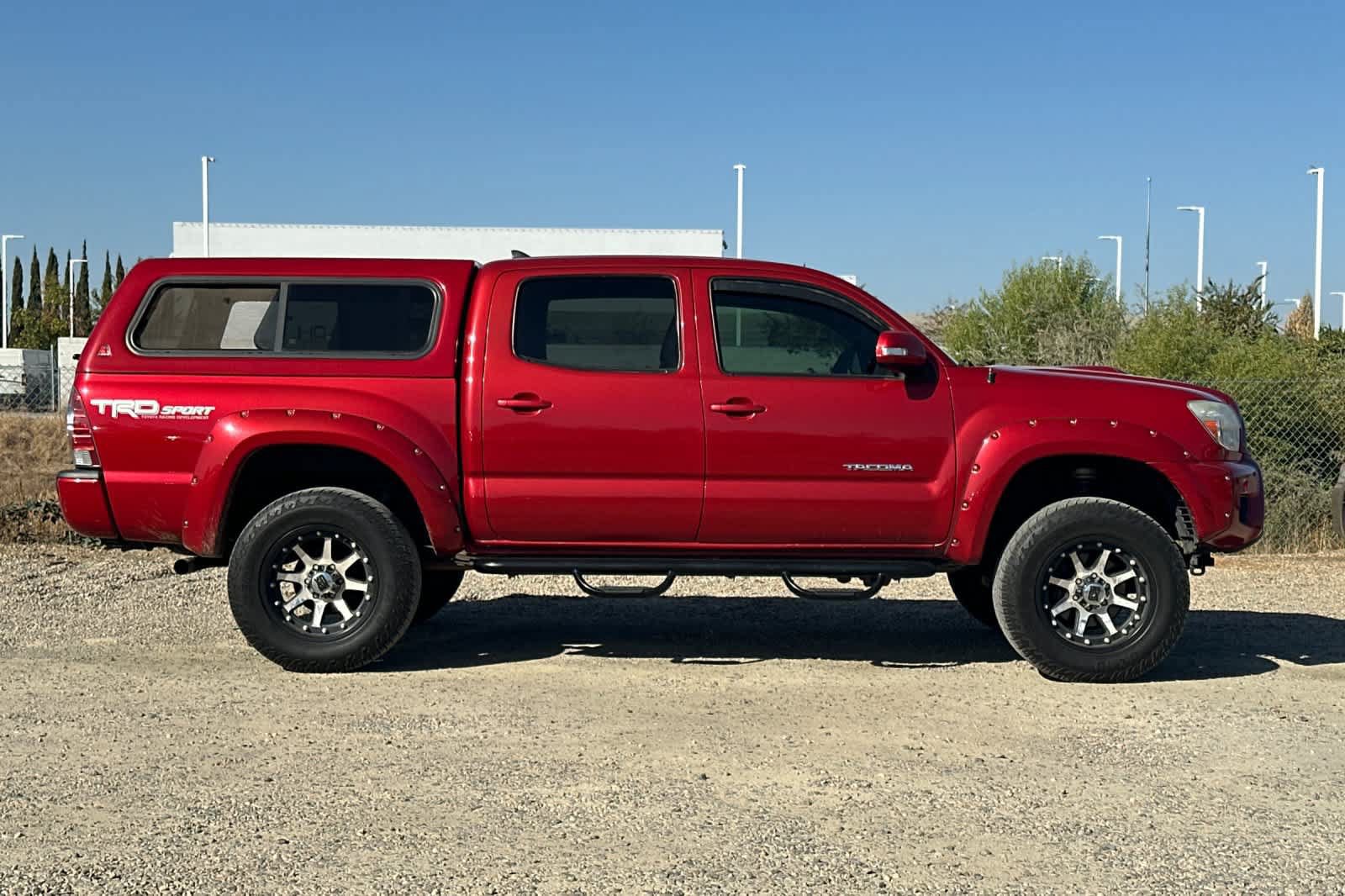 Used 2015 Toyota Tacoma 4x4 Double Cab w/ TRD Sport Package image 9