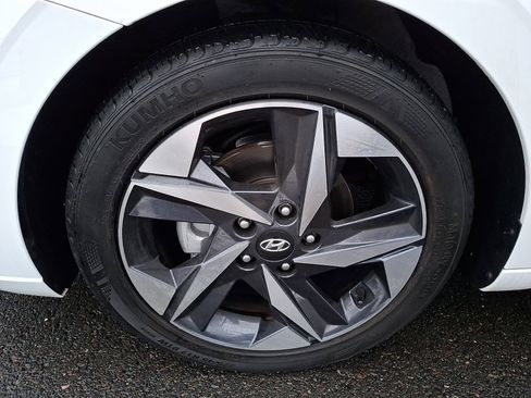 Certified 2023 Hyundai Elantra Limited w/ Cargo Package image 28