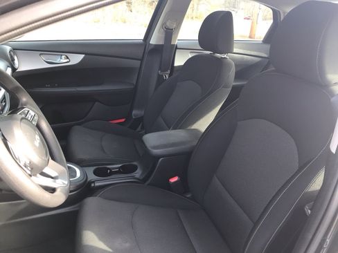 Used 2024 Kia Forte LXS image 9