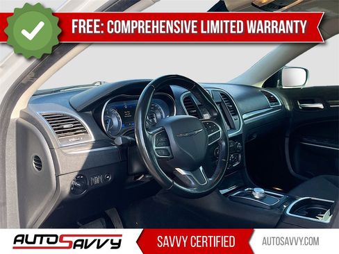 Used 2020 Chrysler 300 Touring w/ Sport Appearance Package image 9