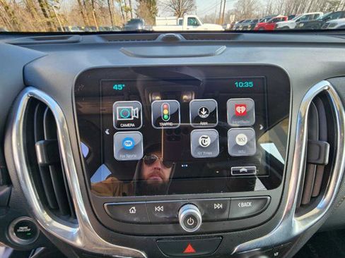 Used 2018 Chevrolet Equinox Premier FWD image 27