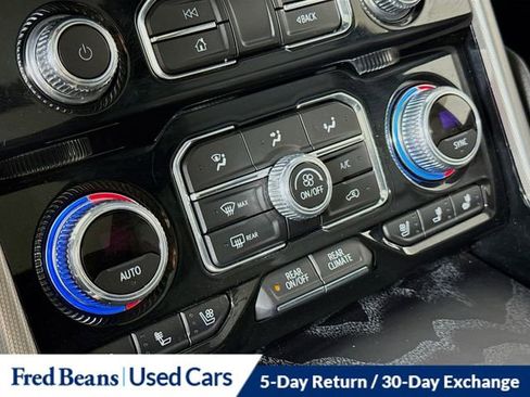 Used 2024 GMC Yukon Denali image 17