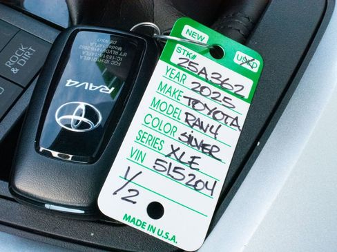 Used 2025 Toyota RAV4 XLE Premium image 29