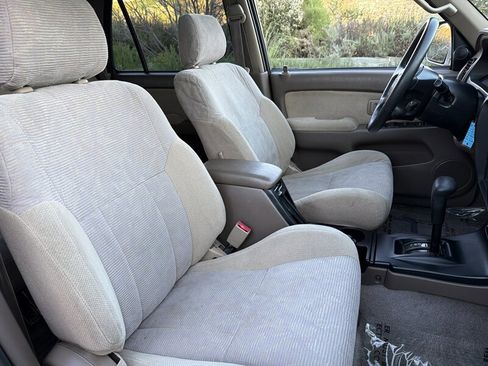 Used 2000 Toyota 4Runner SR5 image 15