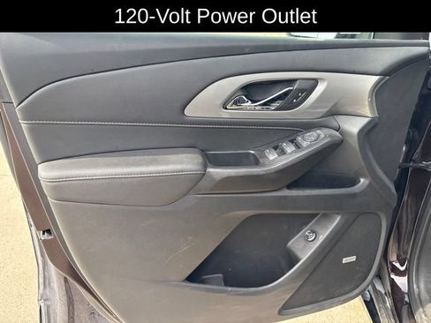 Used 2022 Chevrolet Traverse LT w/ LT Premium Package FWD image 13