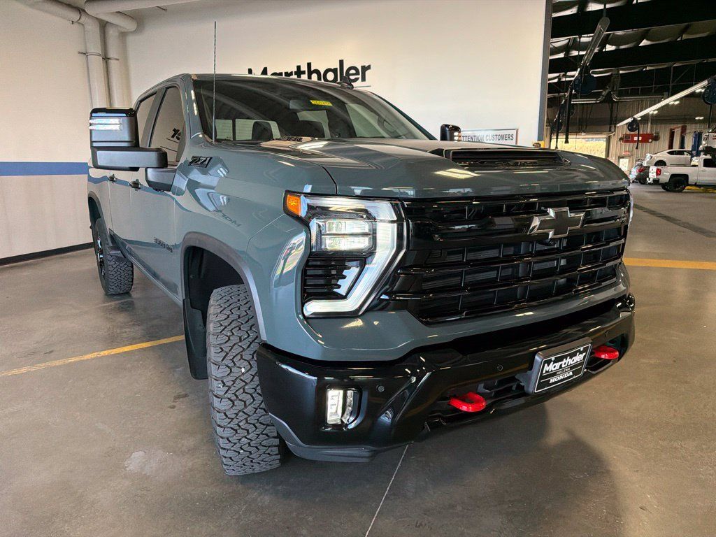 Used 2026 Chevrolet Silverado 3500 LT w/ Trail Boss Package AWD/4WD image 3
