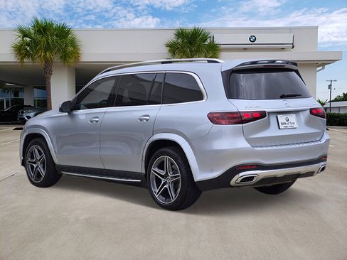 Used 2025 Mercedes-Benz GLS 450 4MATIC image 4