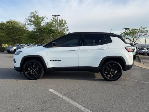 Used 2024 Jeep Compass Latitude w/ Altitude Special Edition AWD/4WD image 4