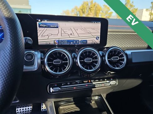 Used 2024 Mercedes-Benz EQB 250+ image 20