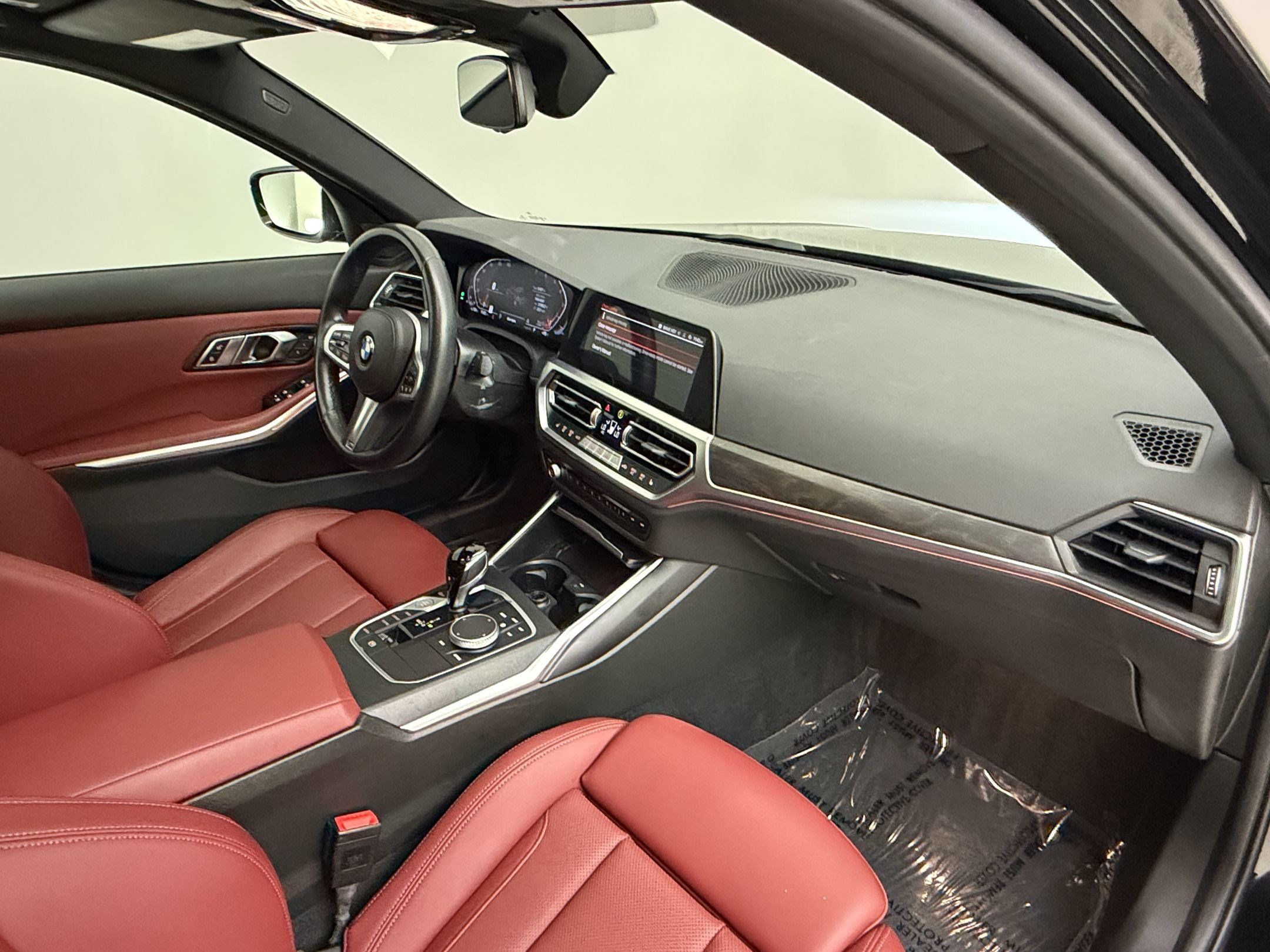 Certified 2022 BMW 330i Sedan w/ M Sport Package RWD image 31
