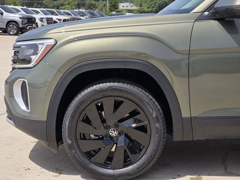 New 2026 Volkswagen Atlas SE FWD image 6