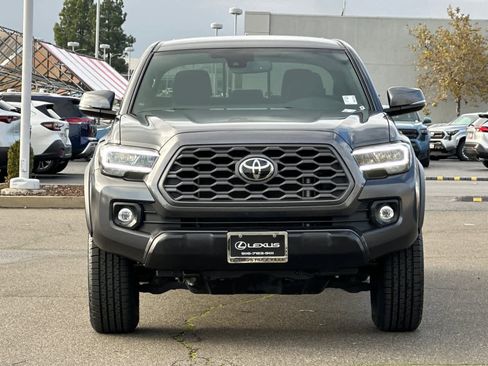 Used 2022 Toyota Tacoma TRD Off-Road w/ Technology Package image 10