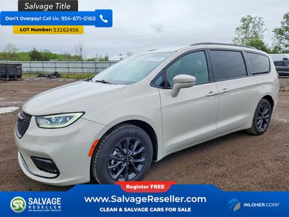 Used 2021 Chrysler Pacifica Touring-L w/ Uconnect Theater Family Group