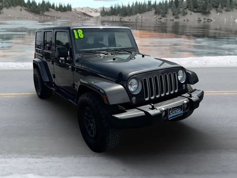 Used 2018 Jeep Wrangler Unlimited Sahara w/ Connectivity Group AWD/4WD image 1