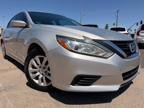 Used 2017 Nissan Altima 2.5 S w/ Power Driver Seat Package FWD image 3