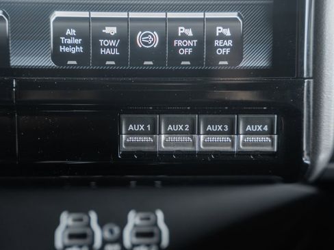 New 2026 RAM 2500 Laramie AWD/4WD image 26