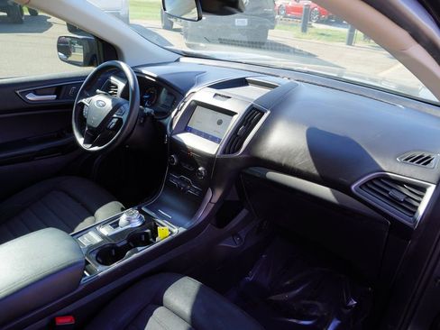 Used 2020 Ford Edge SE image 30