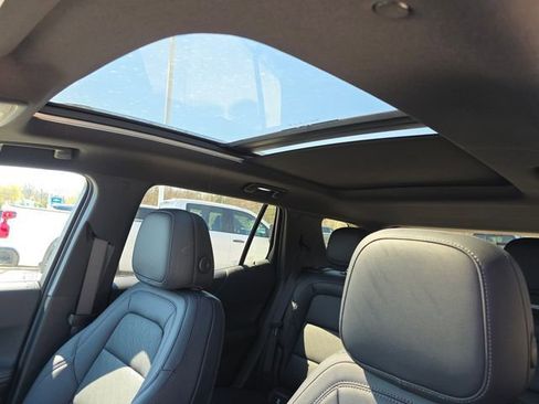 New 2026 Chevrolet Equinox LT w/ Convenience Package II FWD image 4