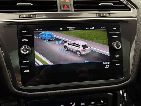 Used 2022 Volkswagen Tiguan SE image 17