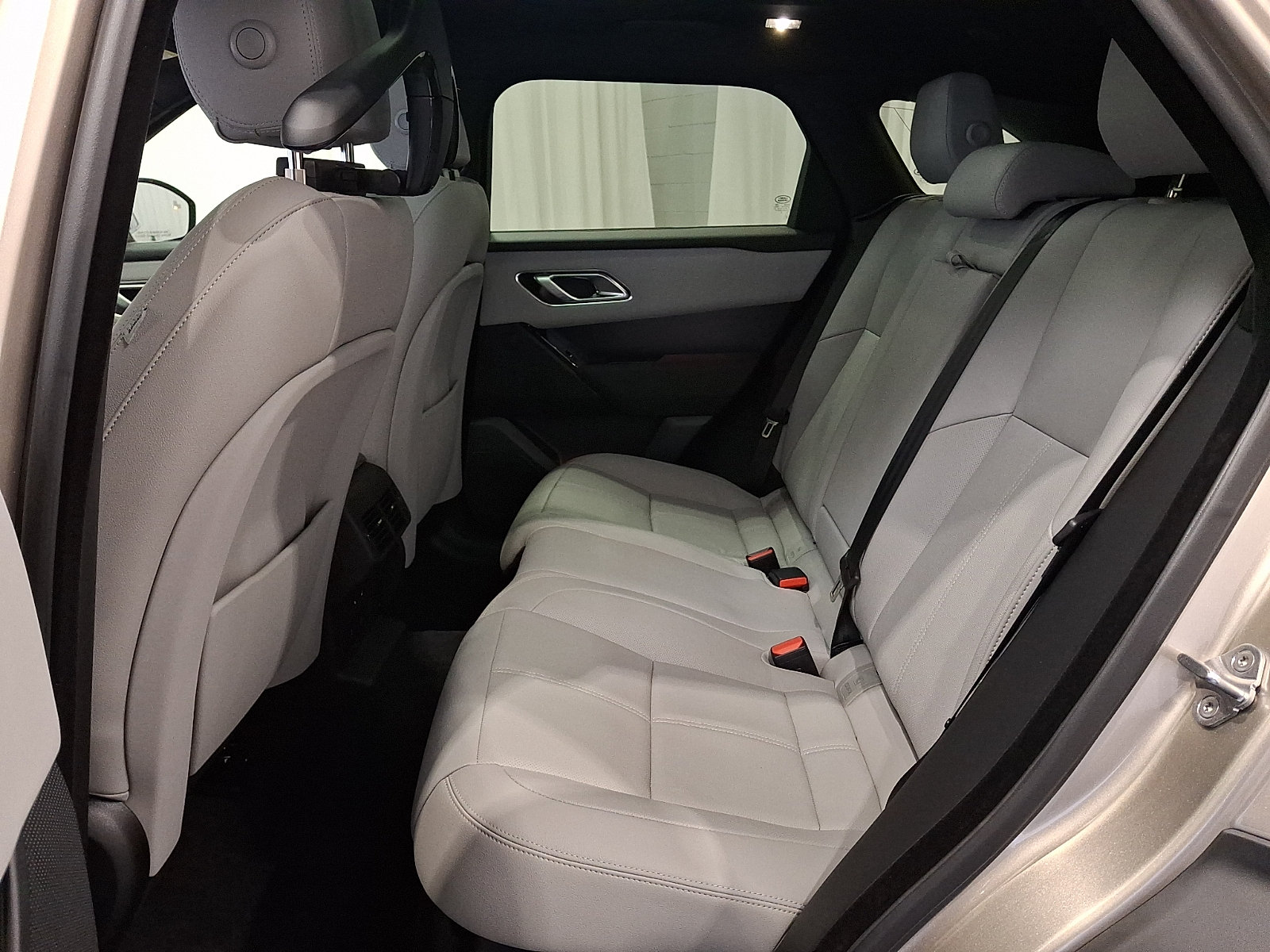 Certified 2026 Land Rover Range Rover Velar Dynamic SE AWD/4WD image 10