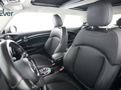 Used 2024 MINI Cooper SE image 4