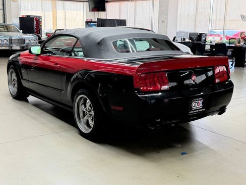 Used 2006 Ford Mustang GT RWD image 4