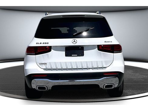 Used 2022 Mercedes-Benz GLB 250 4MATIC image 6