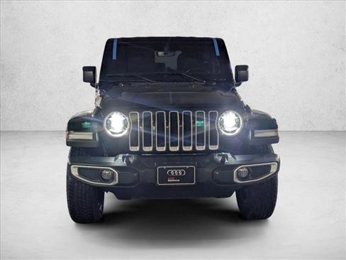 Used 2020 Jeep Wrangler Unlimited Sahara image 2