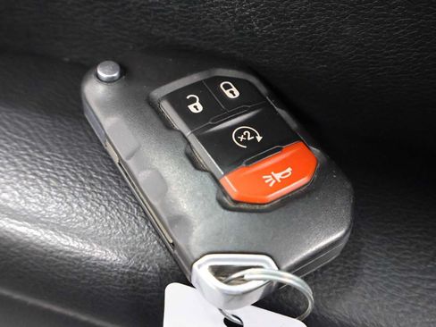 Used 2018 Jeep Wrangler Unlimited Sport S AWD/4WD image 37